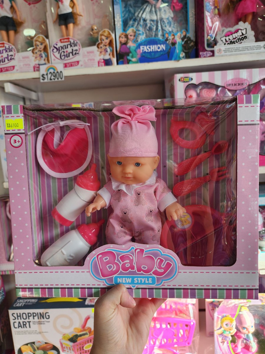 Bebé con mamadera