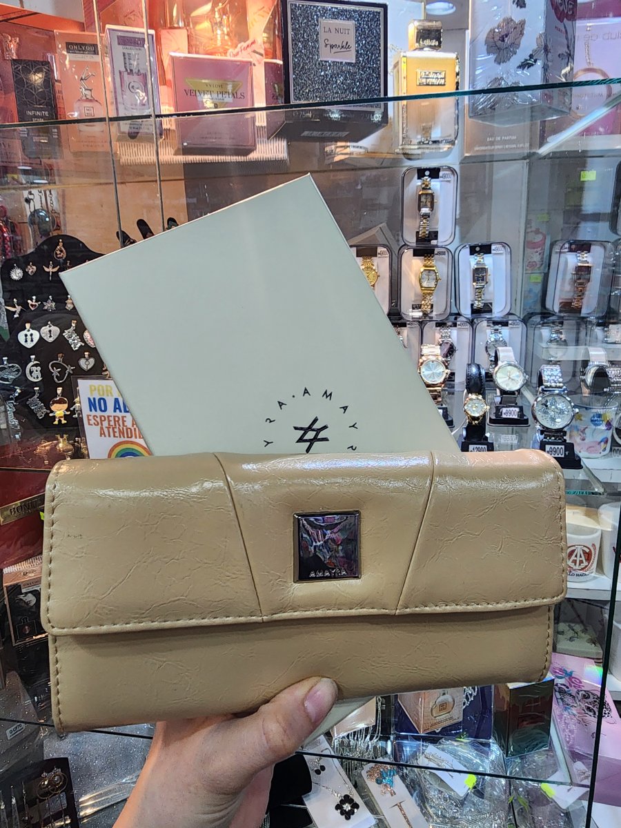 Billetera de charol — BEIGE
